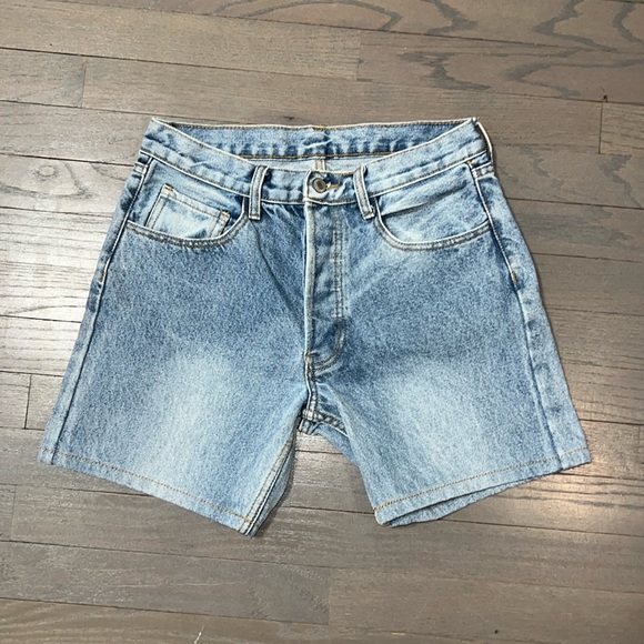 Brandy Melville Denim Shorts - Picture 1 of 4